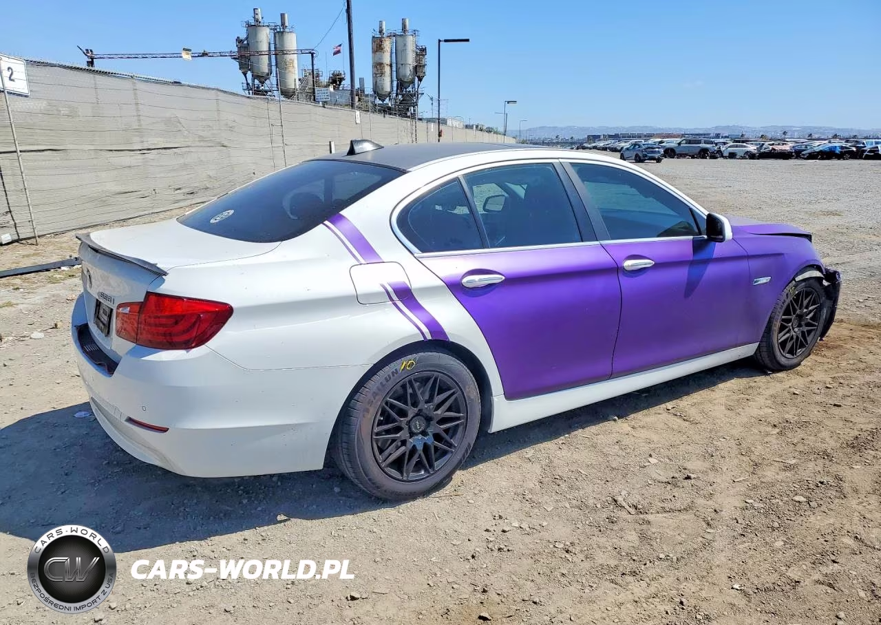 2013 BMW 528 I VIN:WBAXG5C56DD232113 - 3