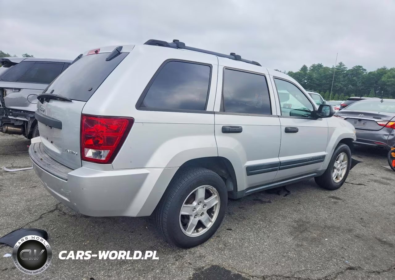 2005 Jeep Grand Cherokee Laredo VIN:1J4GR48K35C538077 - 3