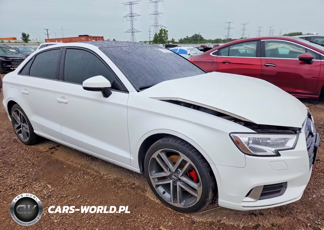 2018 Audi A3 VIN:WAUB8GFF5J1022834 - 4