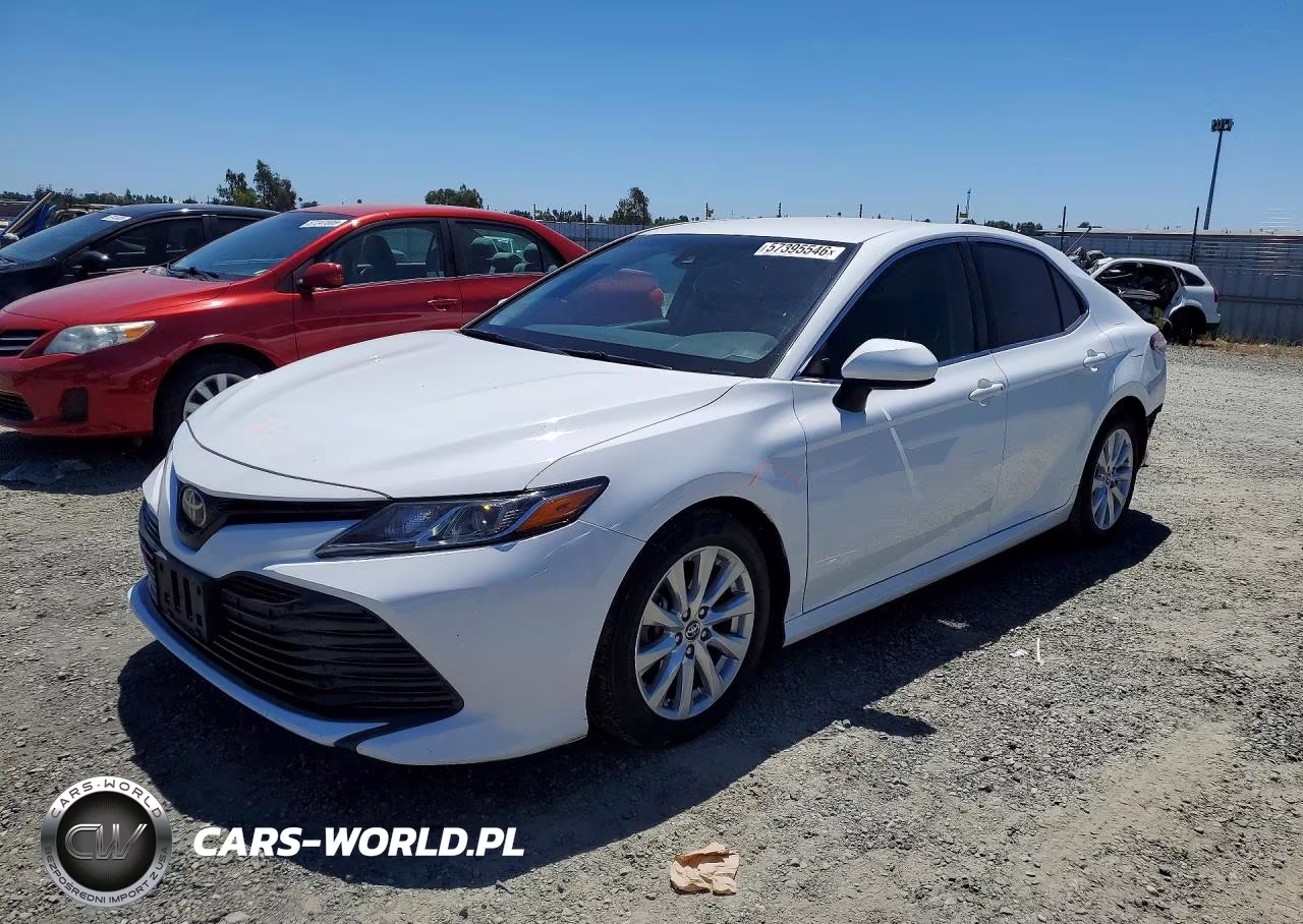 2018 Toyota Camry Le – zdjęcie 1 z 12