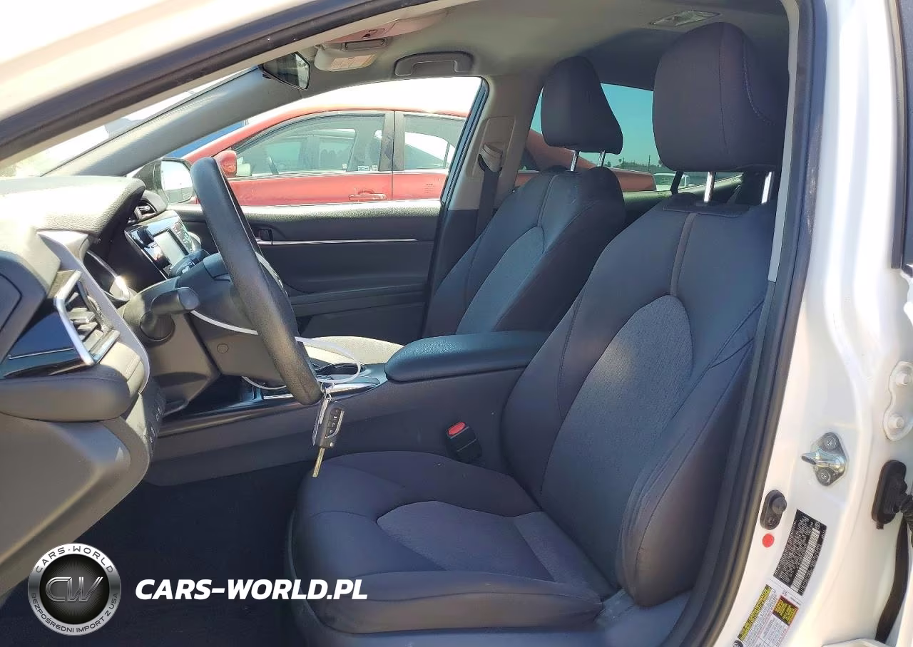 2018 Toyota Camry Le VIN:4T1B11HKXJU501498 - 7