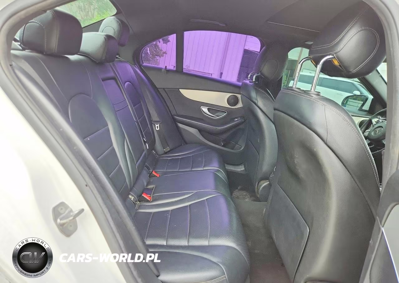 2018 Mercedes-Benz C 300 VIN:55SWF4JB6JU245340 - 10