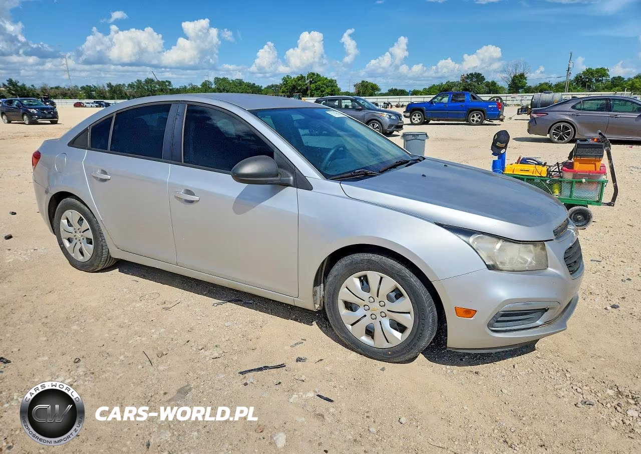 2015 Chevrolet Cruze Ls VIN:1G1PA5SH7F7157321 - 4