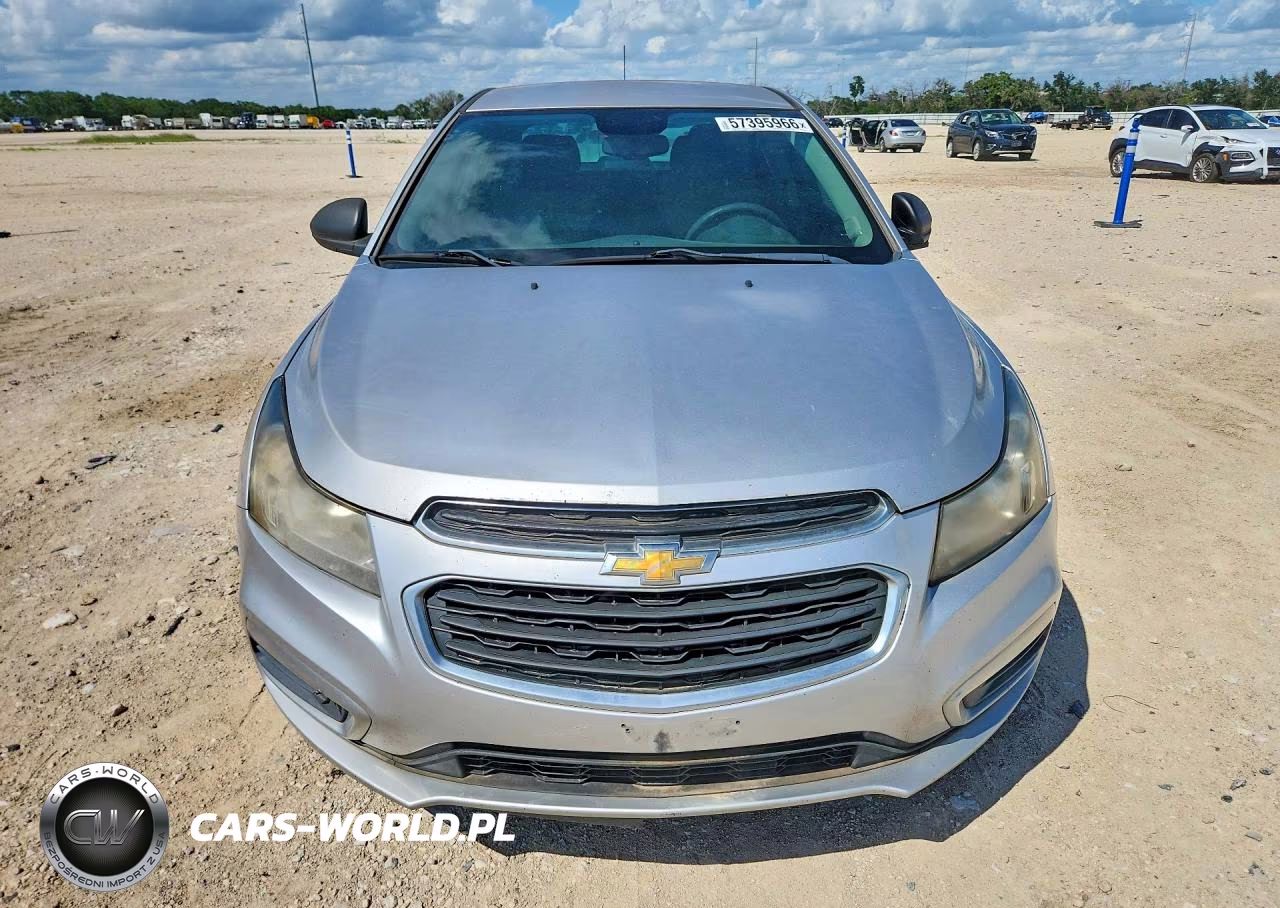 2015 Chevrolet Cruze Ls VIN:1G1PA5SH7F7157321 - 5