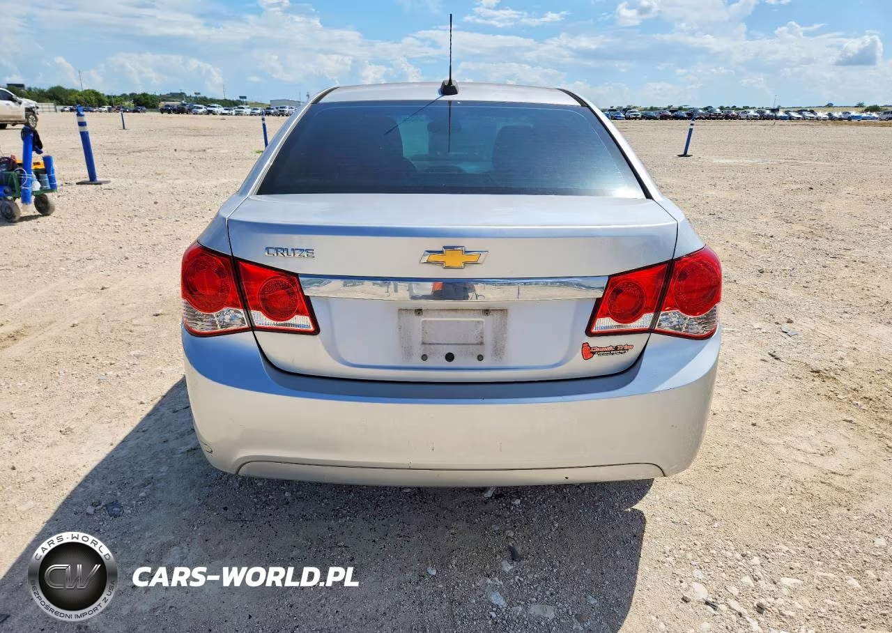 2015 Chevrolet Cruze Ls VIN:1G1PA5SH7F7157321 - 6