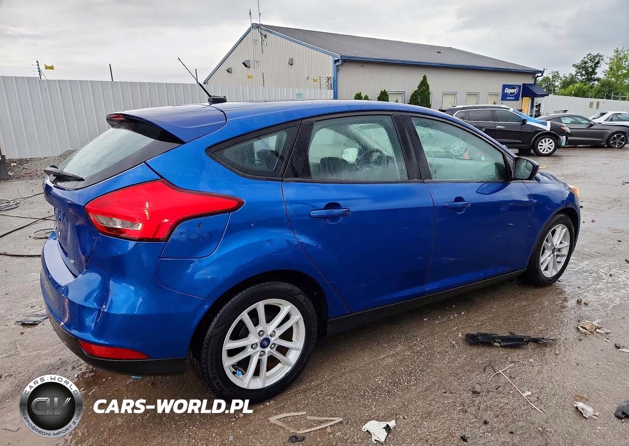 2018 Ford Focus Se VIN:1FADP3K25JL272286 - 3