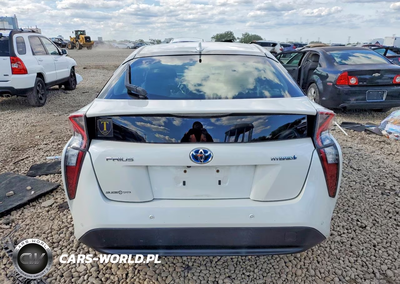 2017 Toyota Prius Three VIN:JTDKARFU2H3044970 - 6