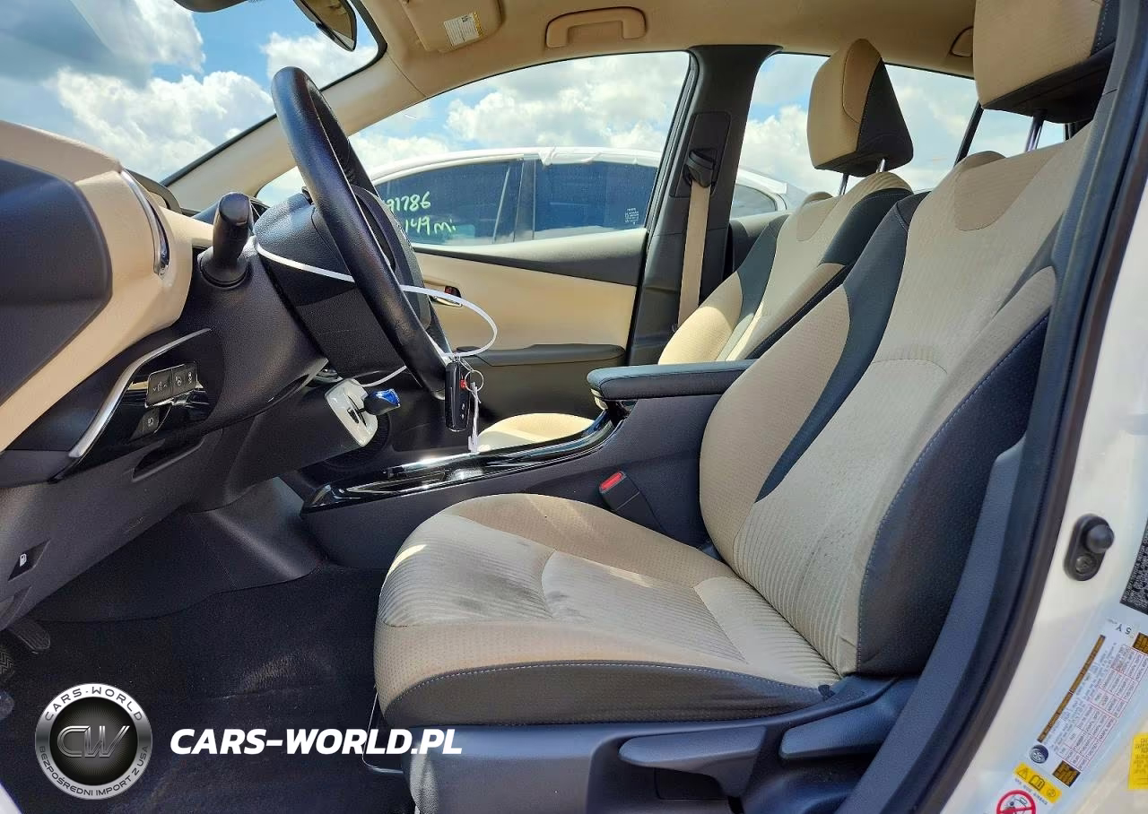 2017 Toyota Prius Three VIN:JTDKARFU2H3044970 - 7