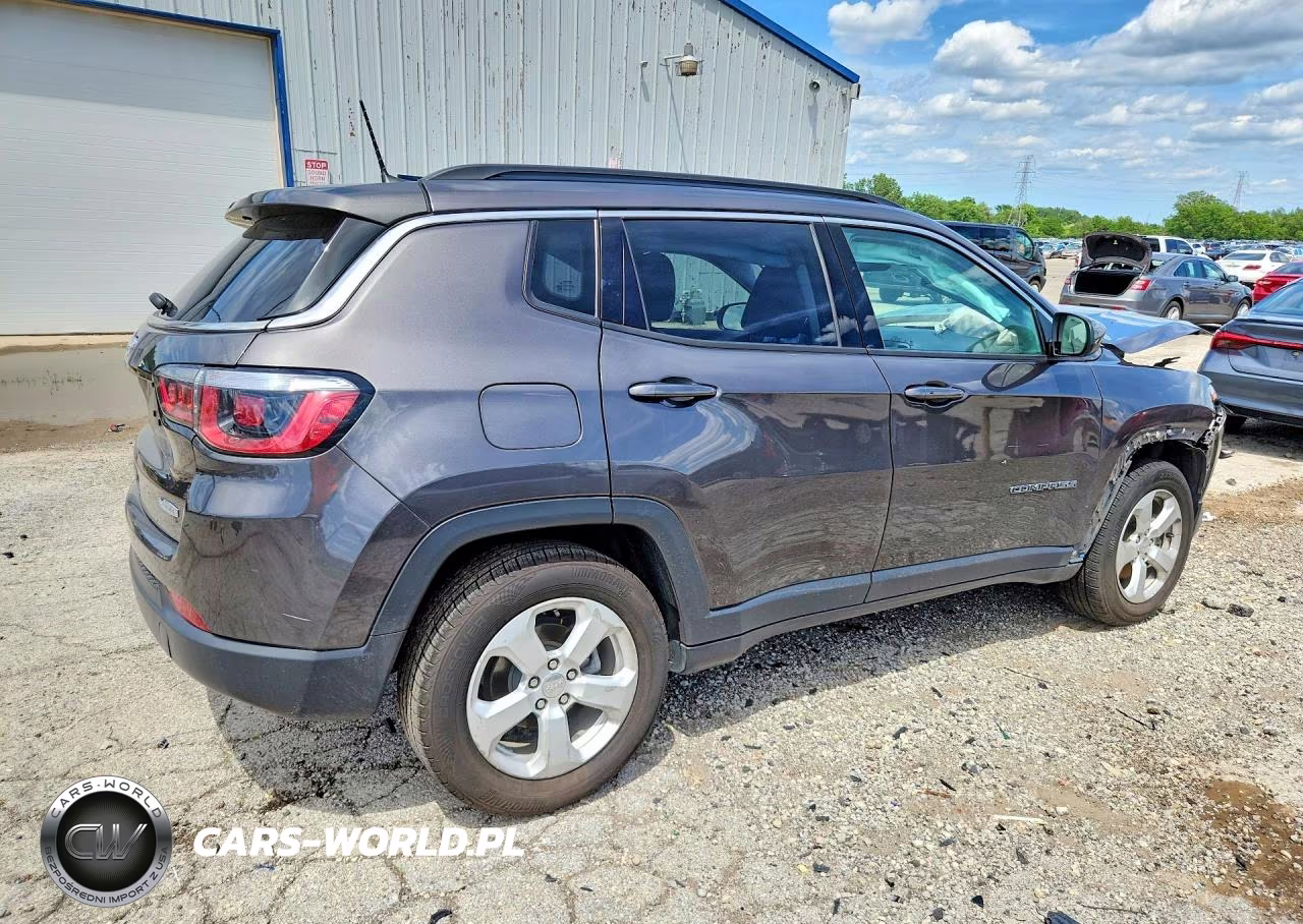 2019 Jeep Compass Latitude VIN:3C4NJCBB9KT616109 - 3