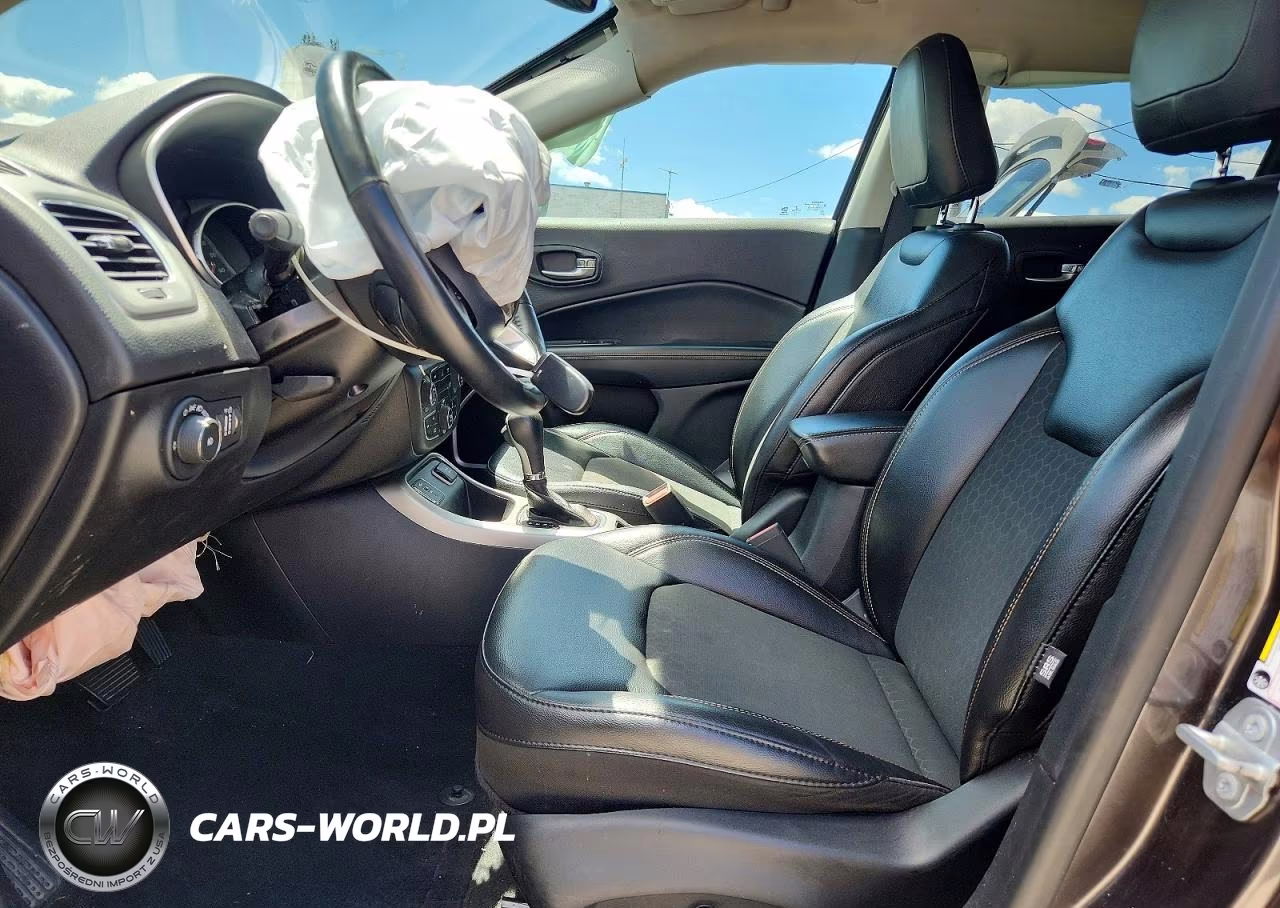 2019 Jeep Compass Latitude VIN:3C4NJCBB9KT616109 - 7