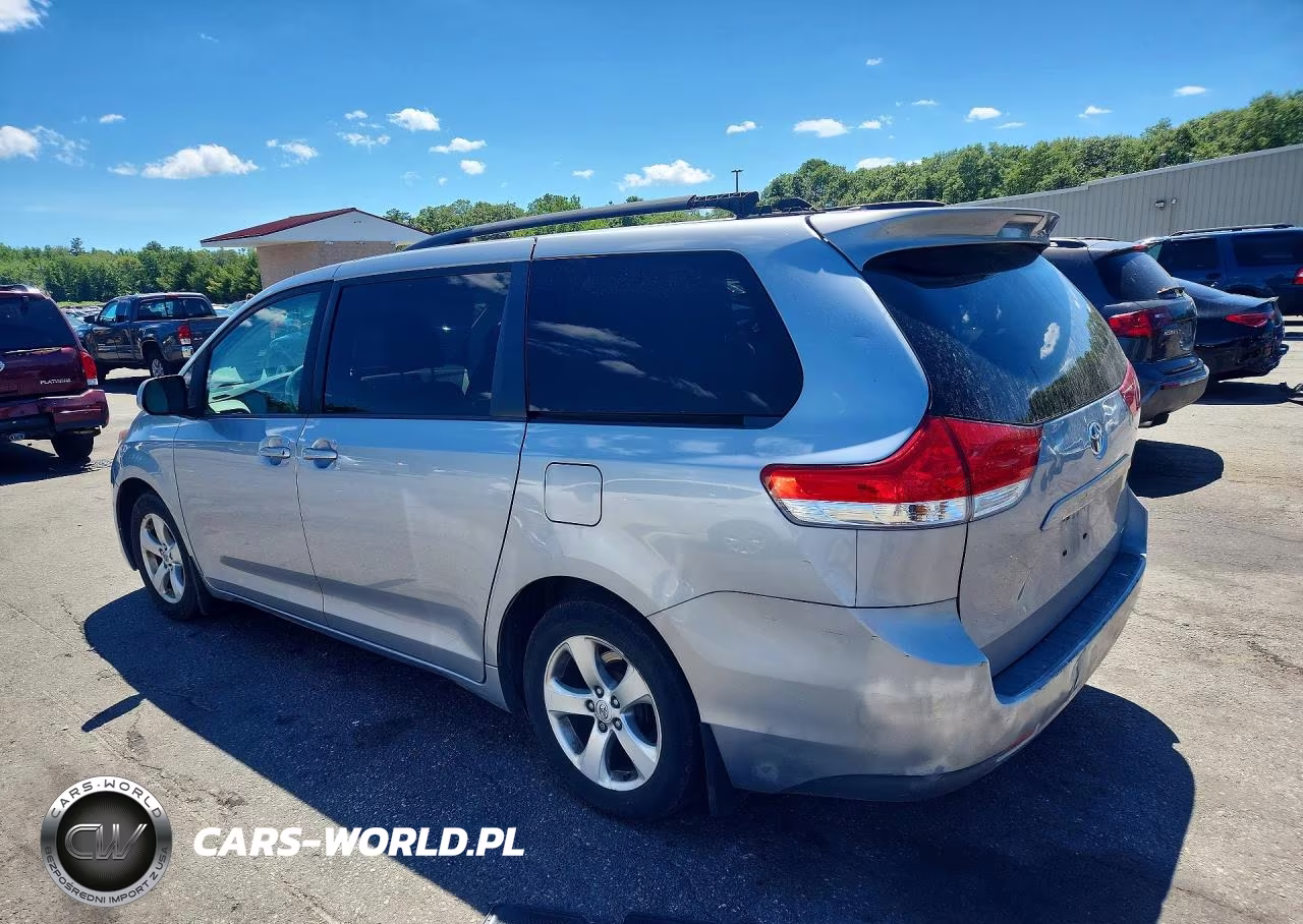 2013 Toyota Sienna Le VIN:5TDKK3DCXDS372831 - 2