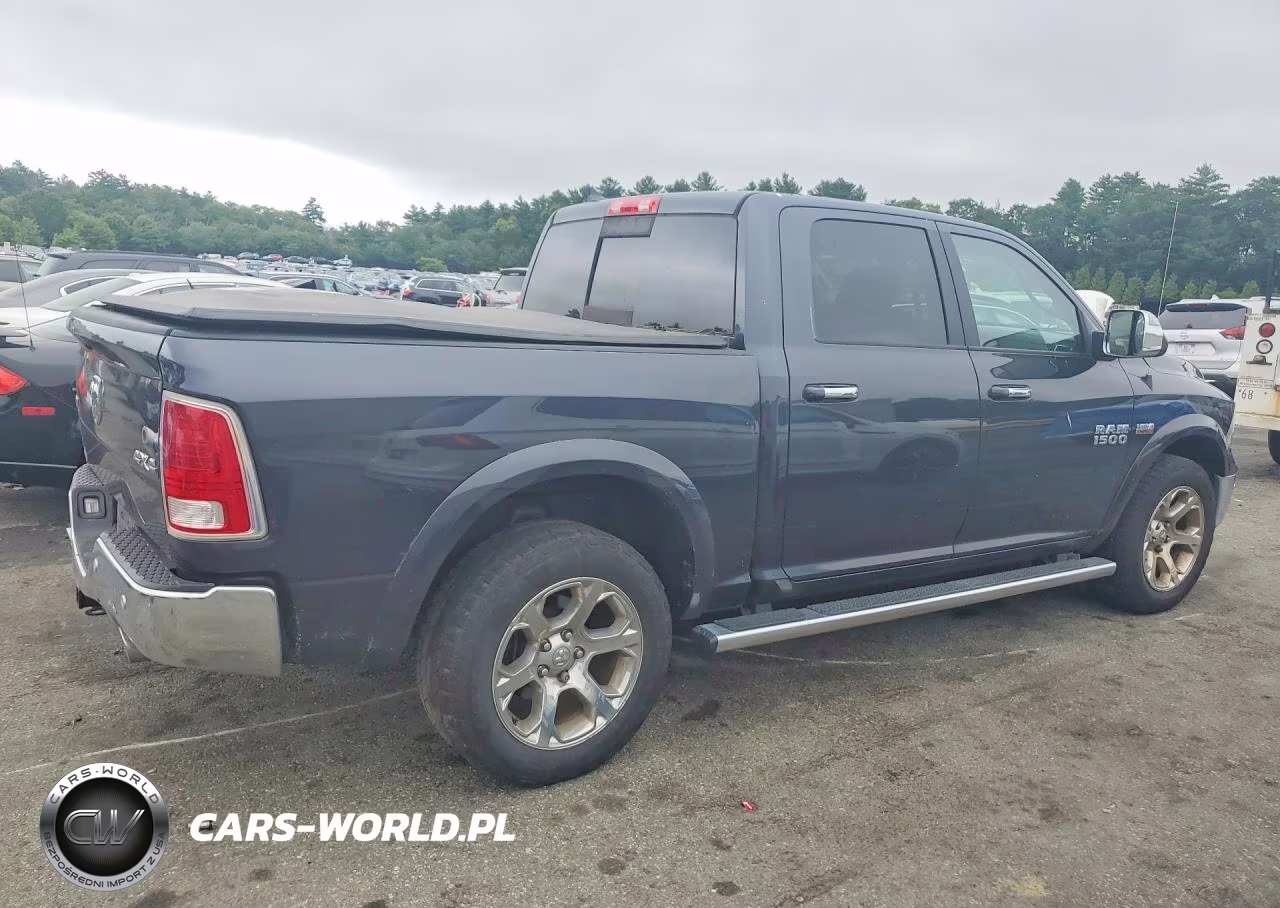 2017 Ram 1500 Laramie VIN:1C6RR7NT1HS702814 - 3