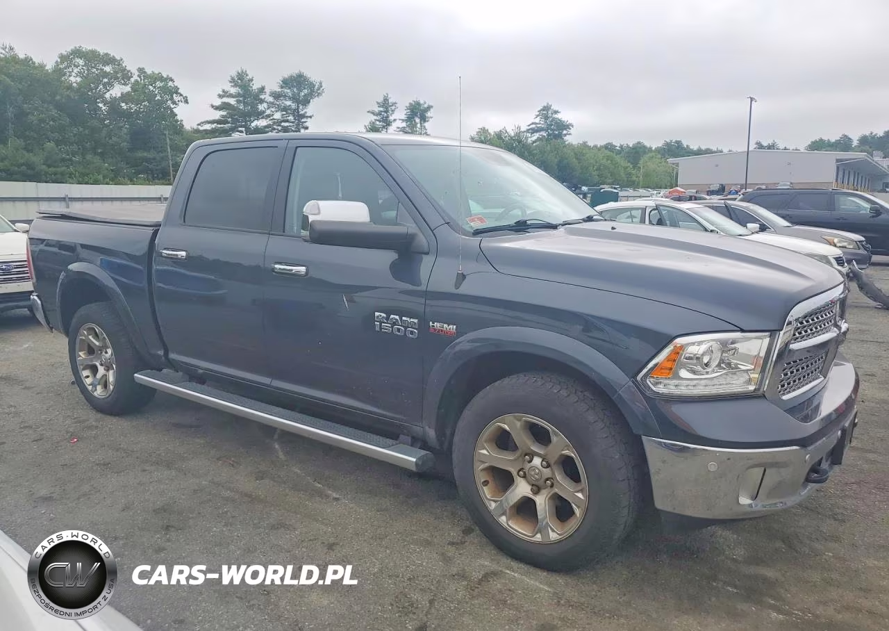 2017 Ram 1500 Laramie VIN:1C6RR7NT1HS702814 - 4