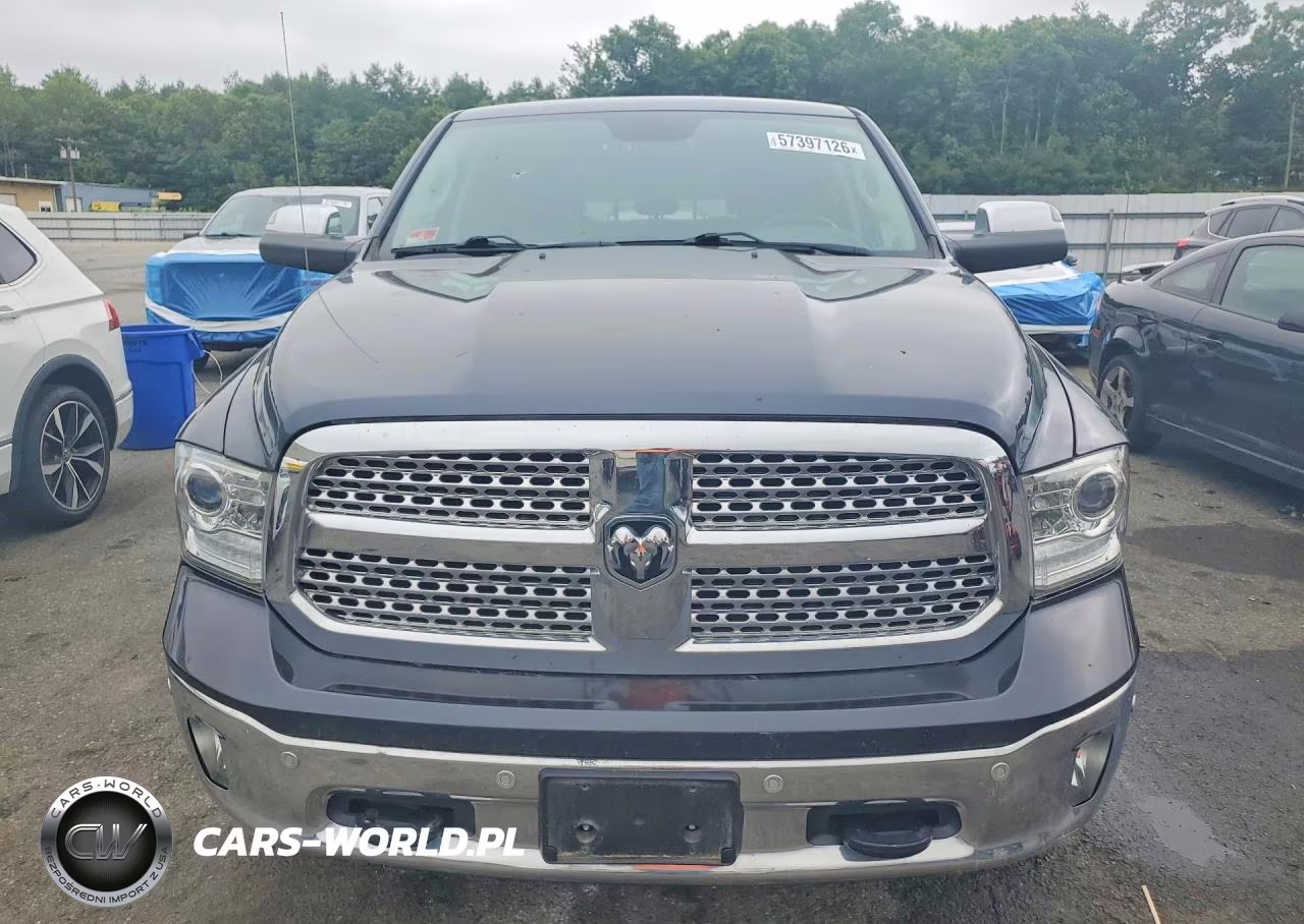 2017 Ram 1500 Laramie VIN:1C6RR7NT1HS702814 - 5