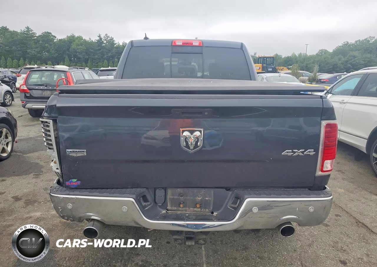 2017 Ram 1500 Laramie VIN:1C6RR7NT1HS702814 - 6