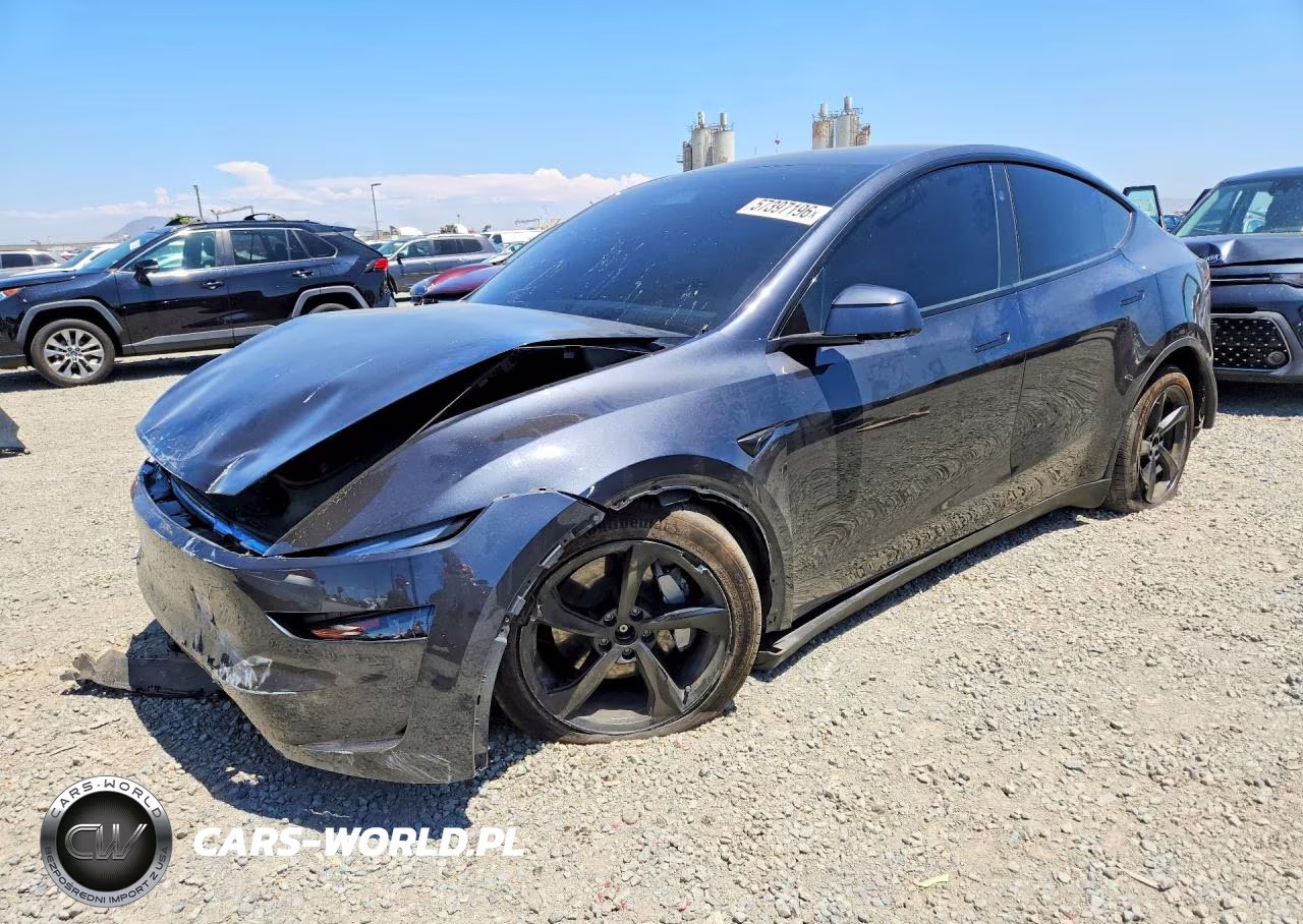 2026 Tesla Model Y – zdjęcie 1 z 12