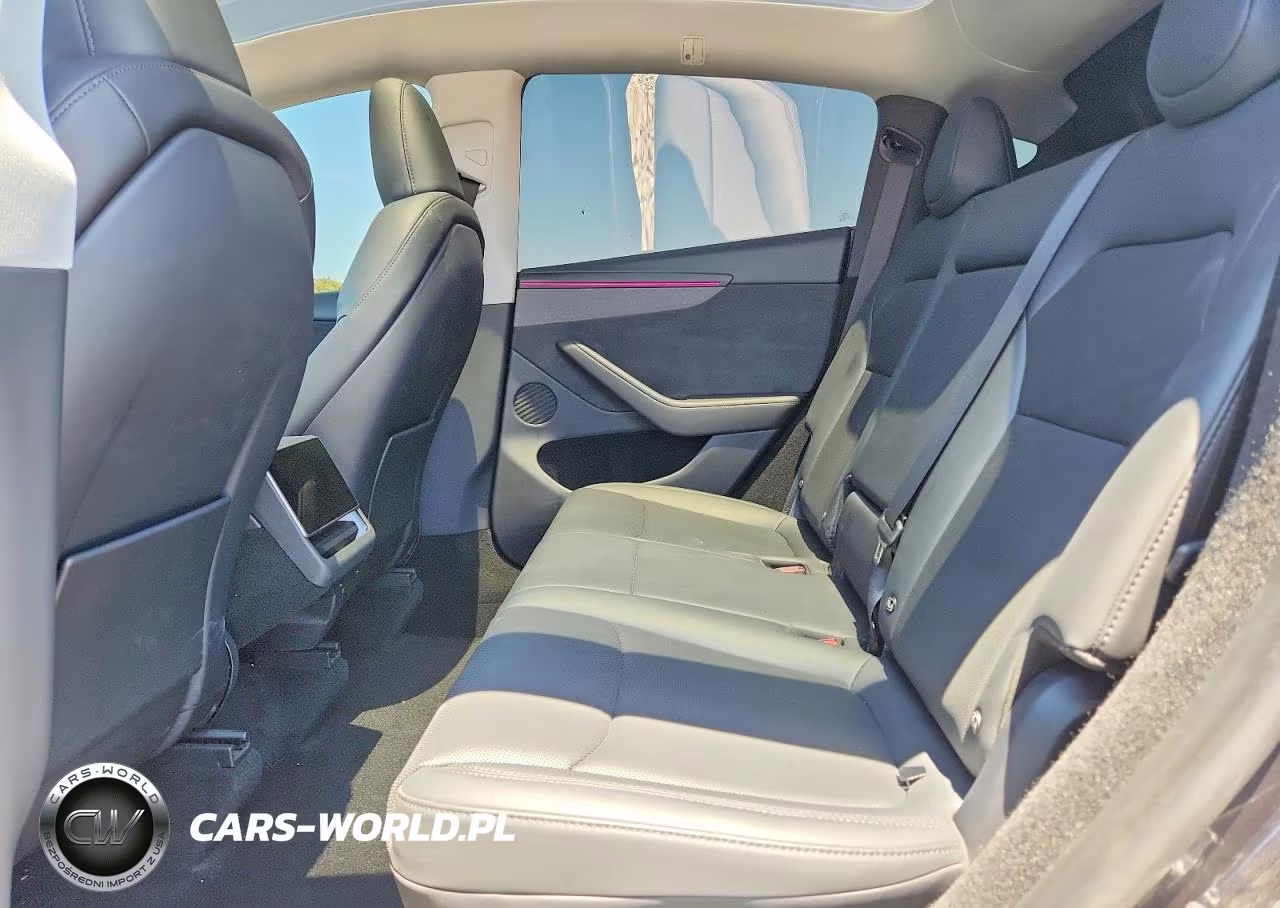 2026 Tesla Model Y VIN:7SAYGDEE8TF404330 - 10