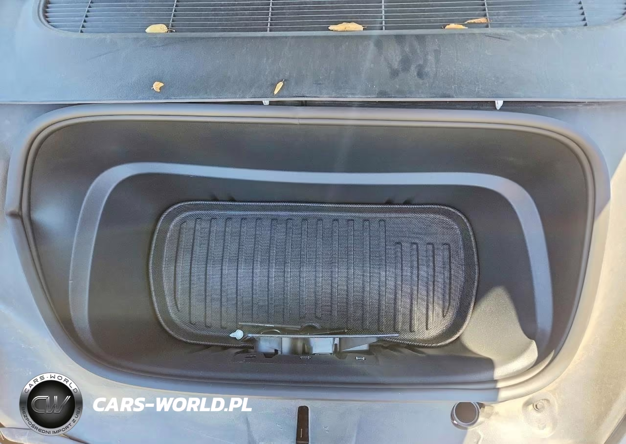 2026 Tesla Model Y VIN:7SAYGDEE8TF404330 - 11