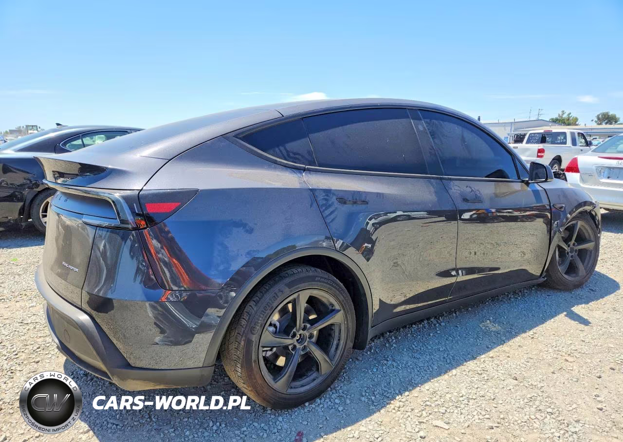 2026 Tesla Model Y VIN:7SAYGDEE8TF404330 - 3