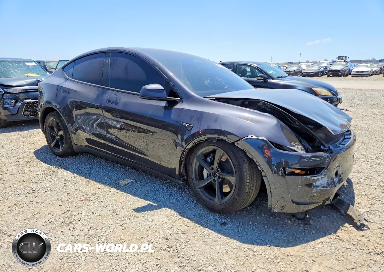 2026 Tesla Model Y VIN:7SAYGDEE8TF404330 - 4