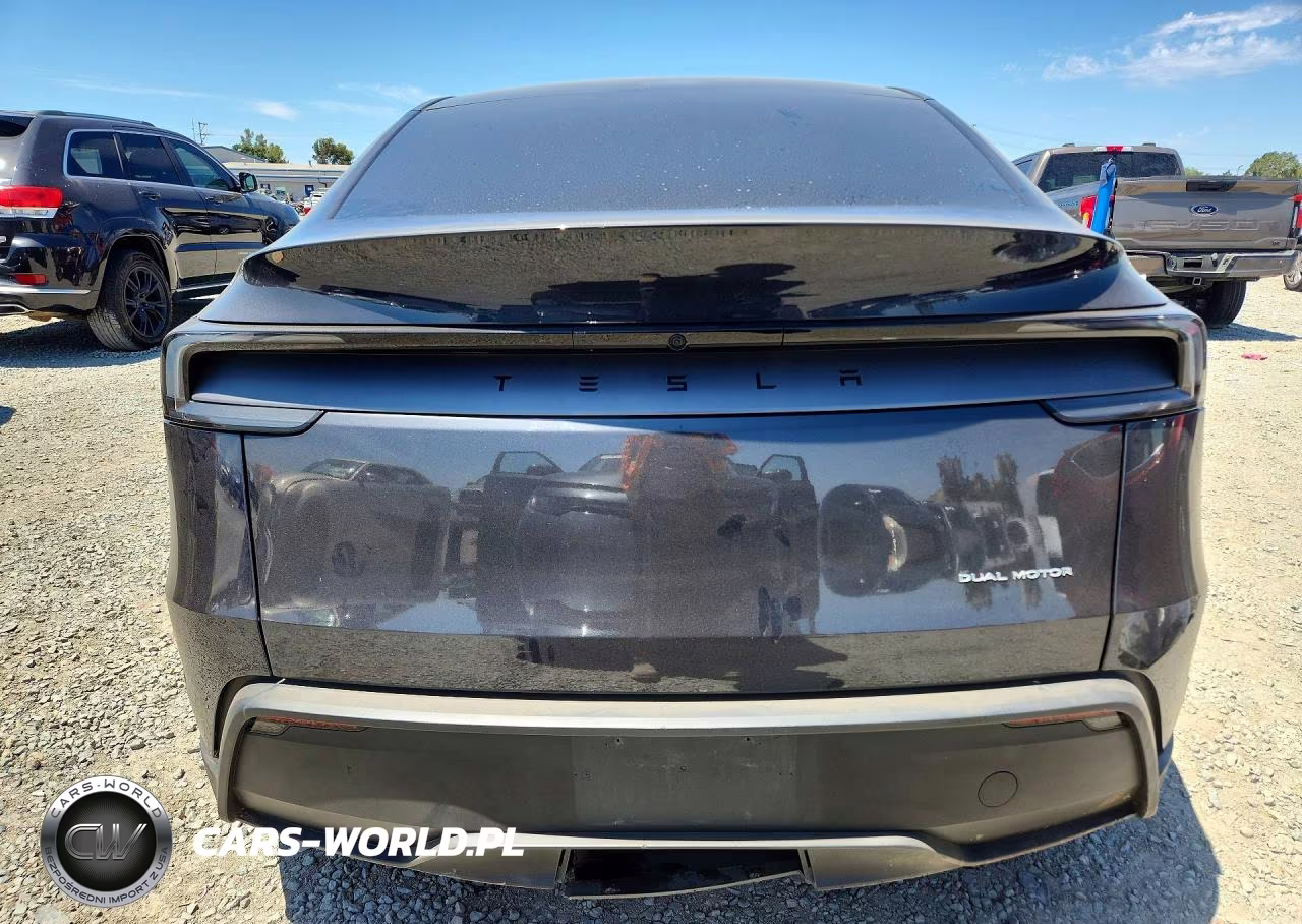 2026 Tesla Model Y VIN:7SAYGDEE8TF404330 - 6