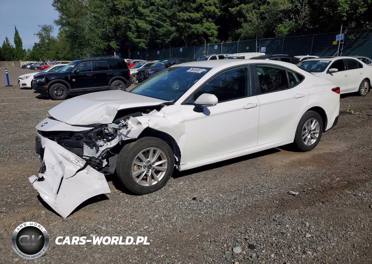 2025 Toyota Camry Le – zdjęcie 1 z 13