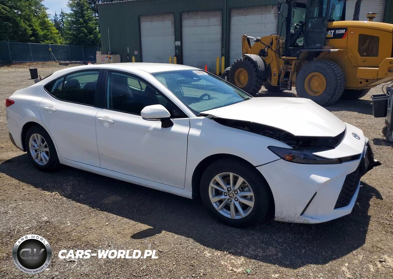 2025 Toyota Camry Le VIN:4T1DAACK2SU130435 - 4