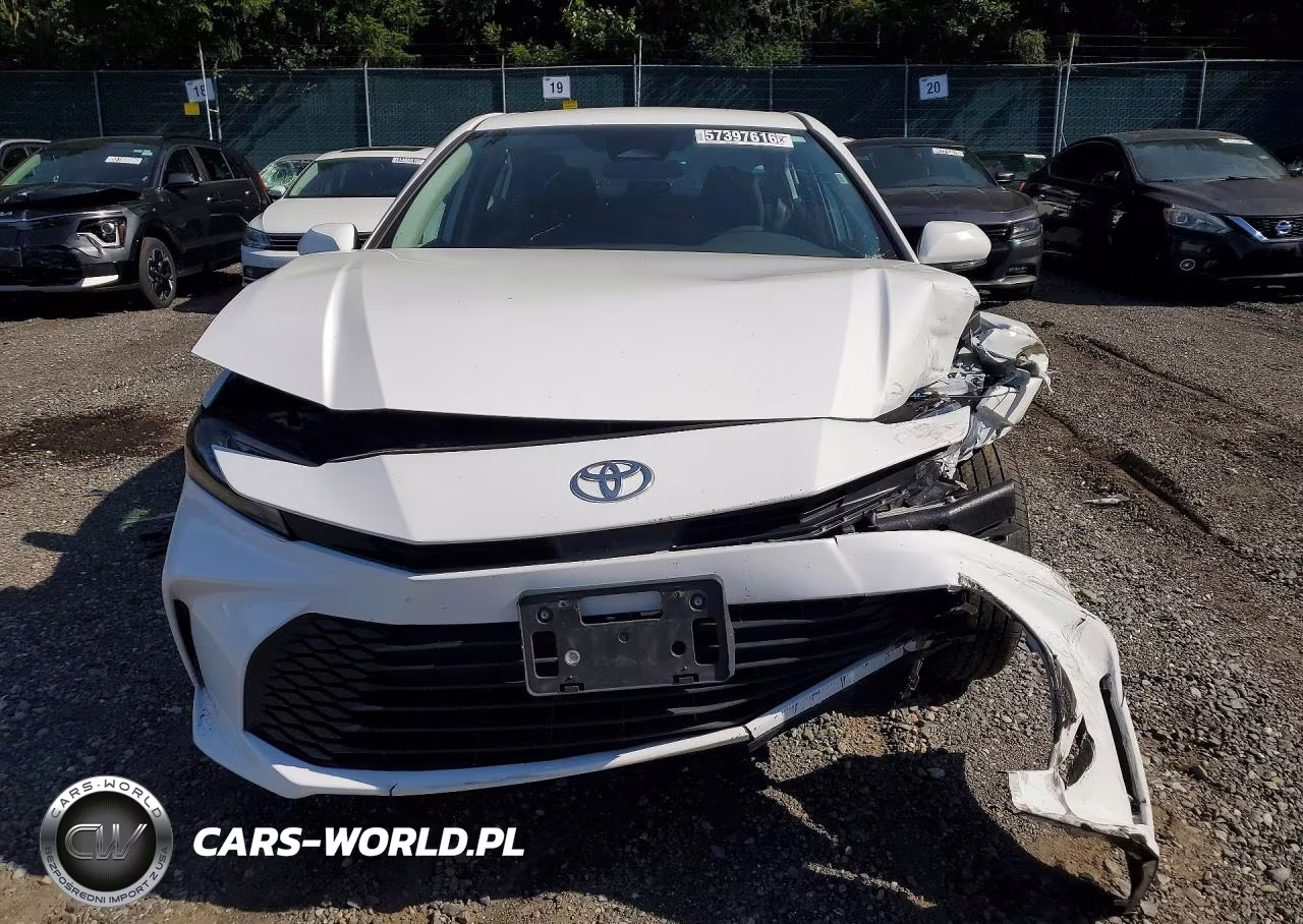 2025 Toyota Camry Le VIN:4T1DAACK2SU130435 - 5
