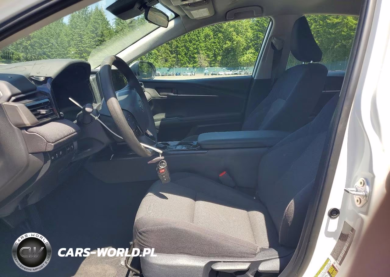 2025 Toyota Camry Le VIN:4T1DAACK2SU130435 - 7