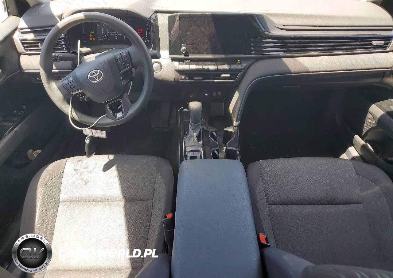 2025 Toyota Camry Le VIN:4T1DAACK2SU130435 - 8