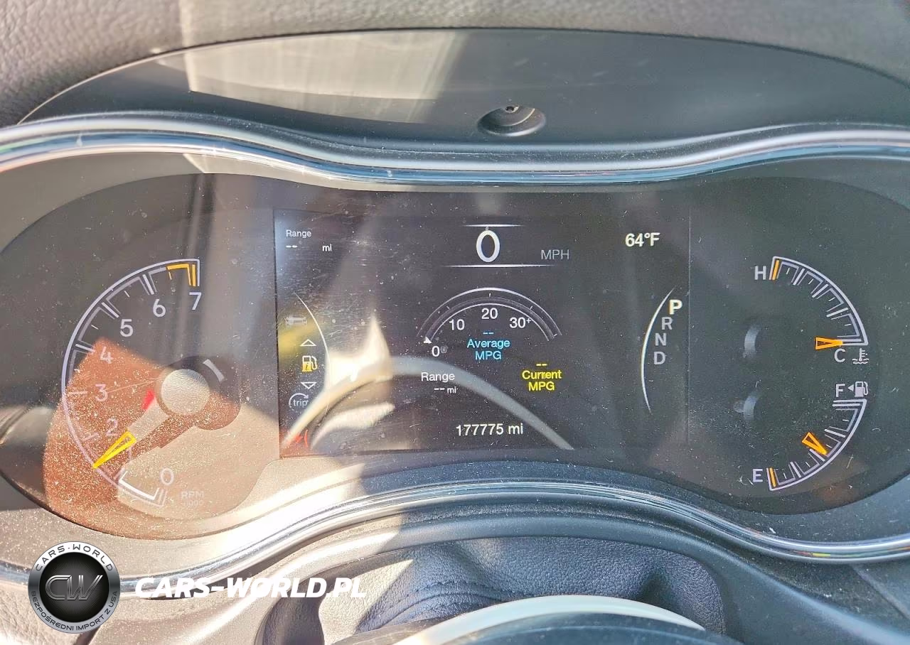 2019 Jeep Grand Cherokee Laredo VIN:1C4RJFAG6KC606844 - 9