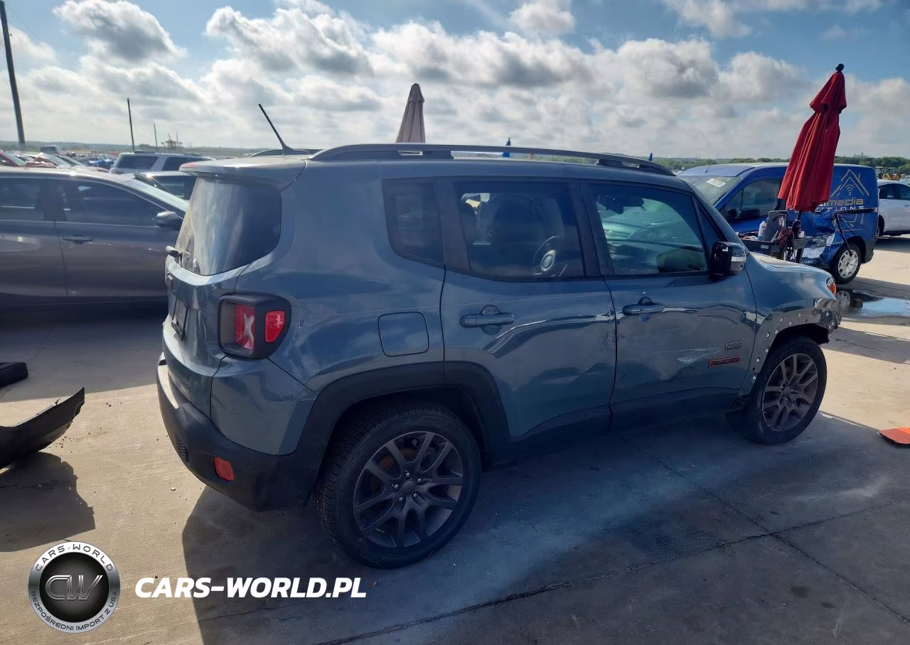 2016 Jeep Renegade Latitude VIN:ZACCJABT1GPE31474 - 3
