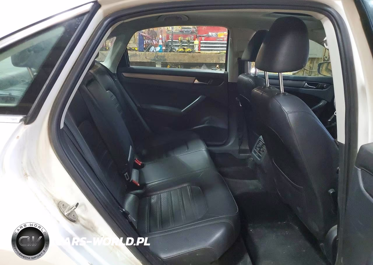 2015 Volkswagen Passat Se VIN:1VWBS7A35FC042124 - 10