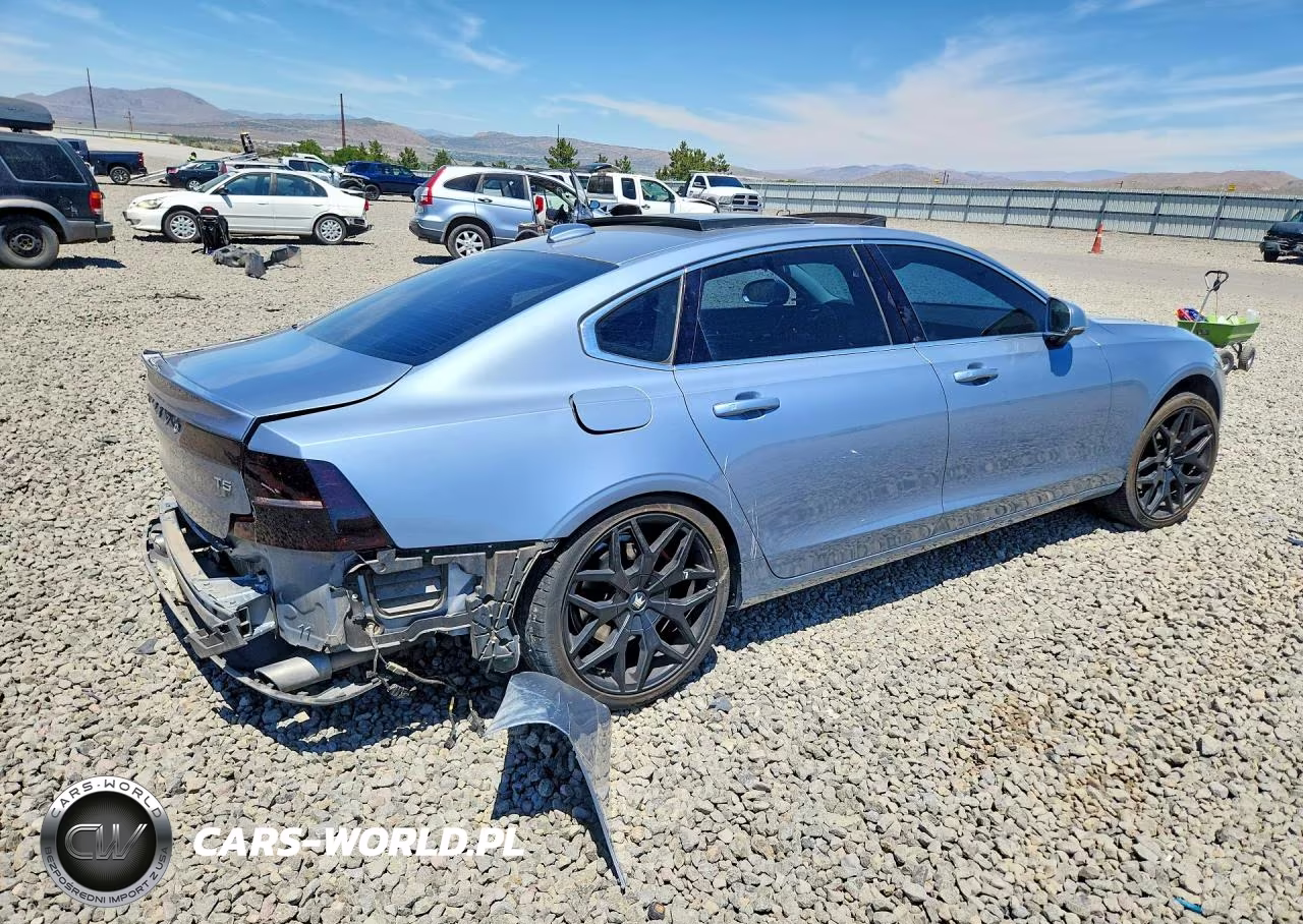 2018 Volvo S90 T5 Momentum VIN:LVY982AK9JP036539 - 3