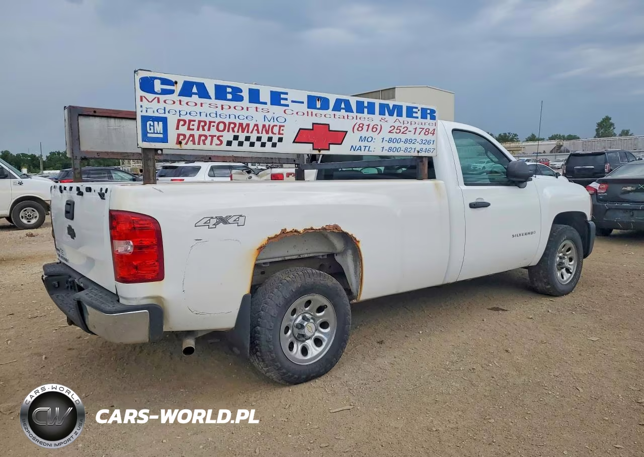 2011 Chevrolet Silverado C1500 VIN:1GCNCPEX8BZ383776 - 3