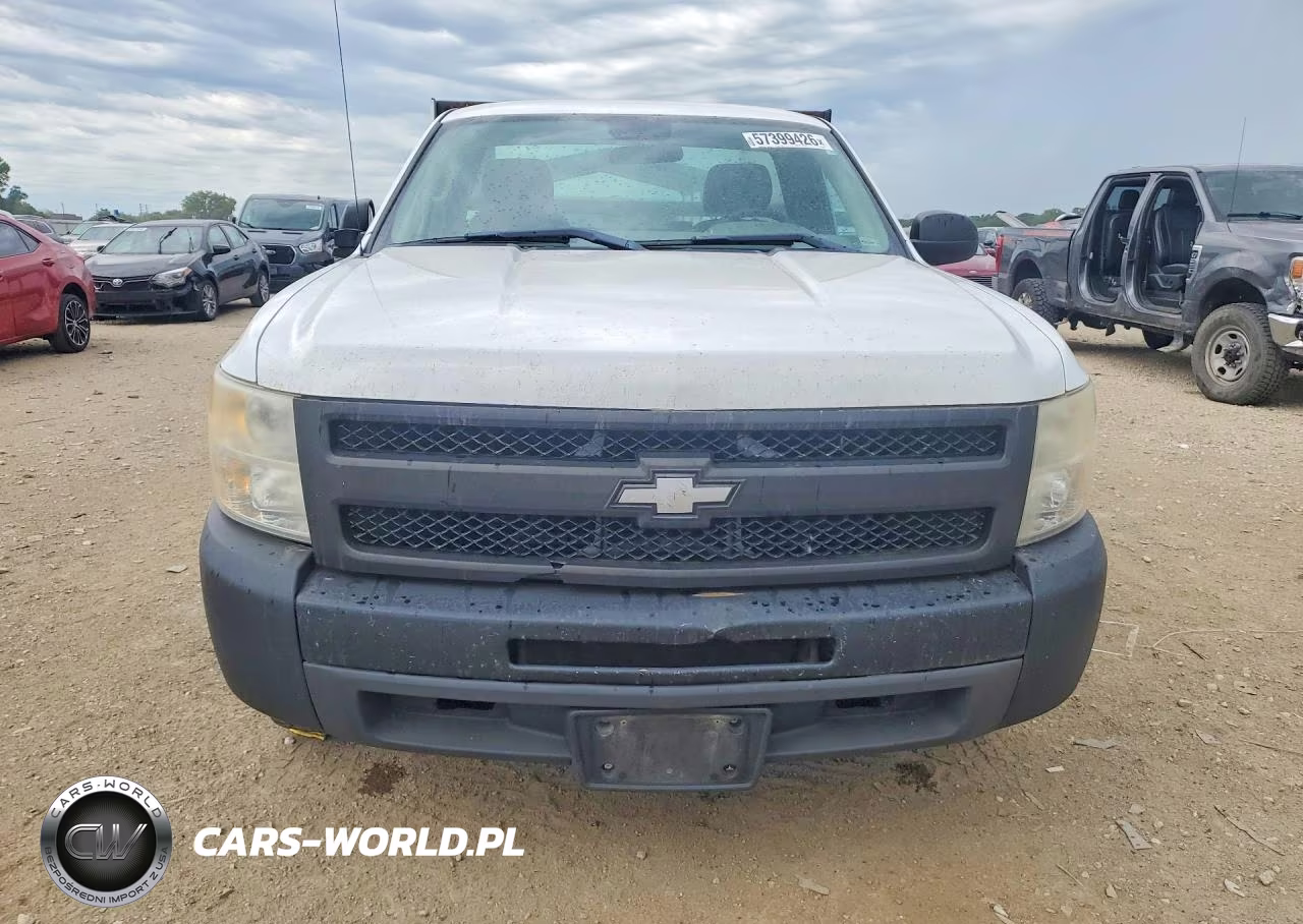 2011 Chevrolet Silverado C1500 VIN:1GCNCPEX8BZ383776 - 5