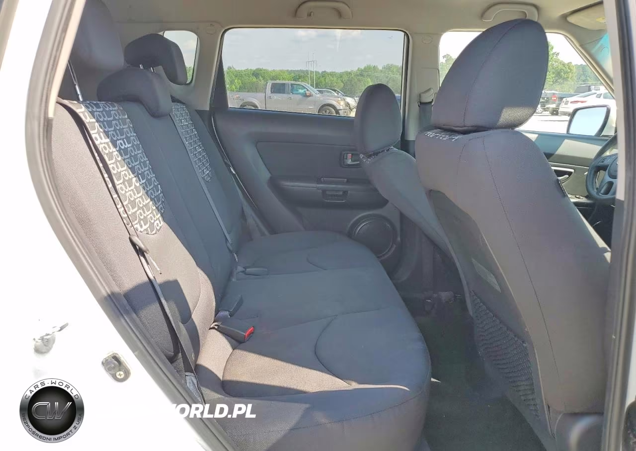 2010 Kia Soul + VIN:KNDJT2A28A7701675 - 11