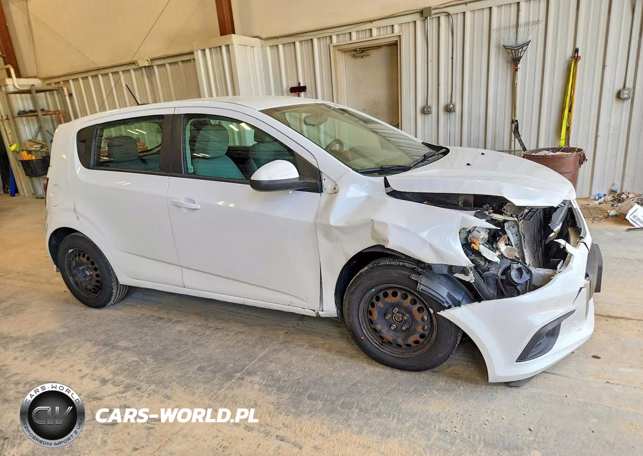 2018 Chevrolet Sonic VIN:1G1JG6SH7J4105627 - 4