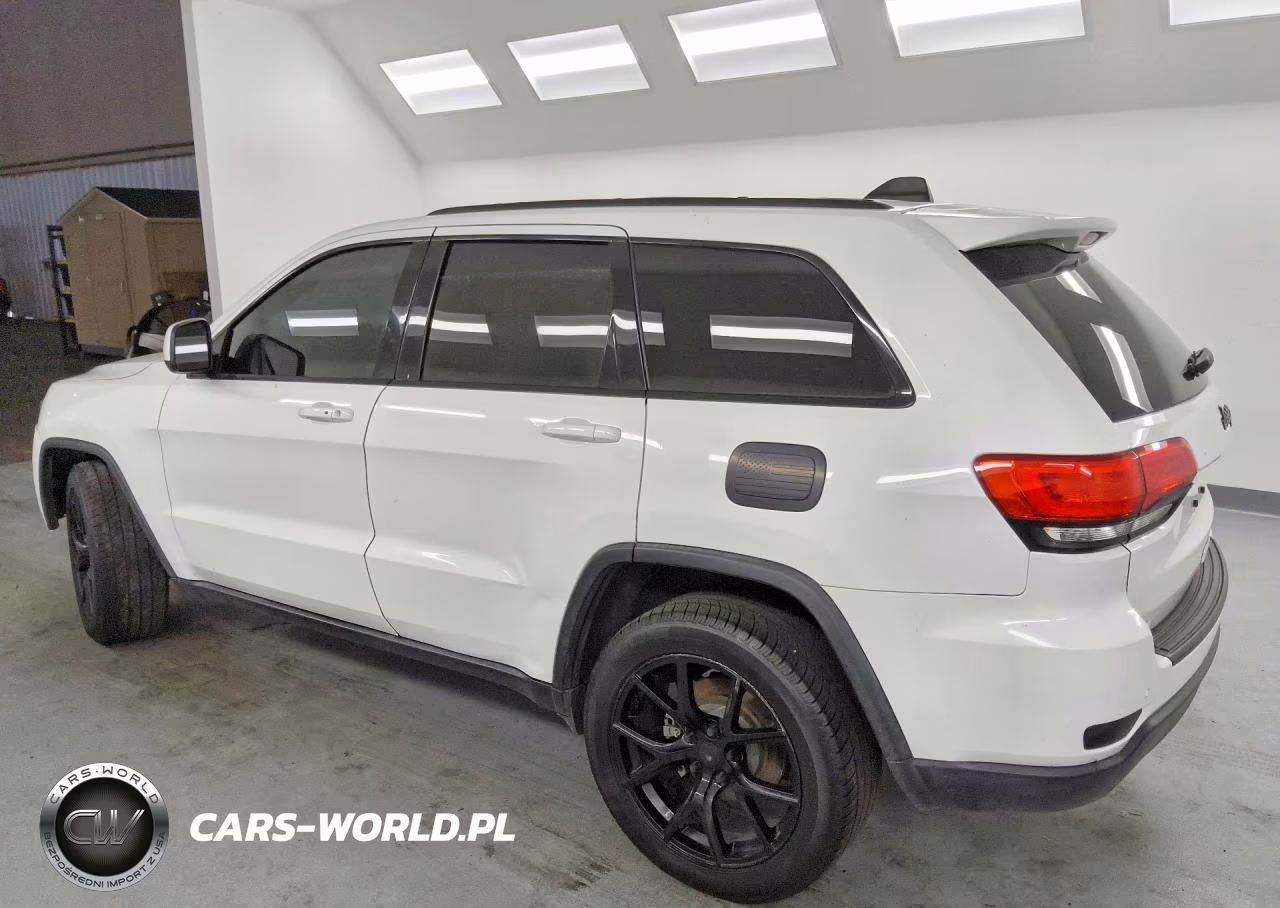 2018 Jeep Grand Cherokee Laredo VIN:1C4RJEAG2JC171250 - 2