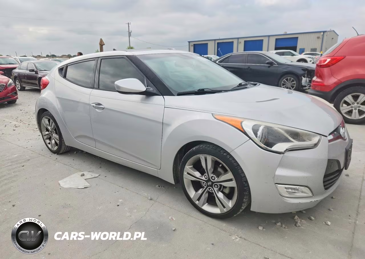 2014 Hyundai Veloster Base VIN:KMHTC6AD3EU188582 - 4