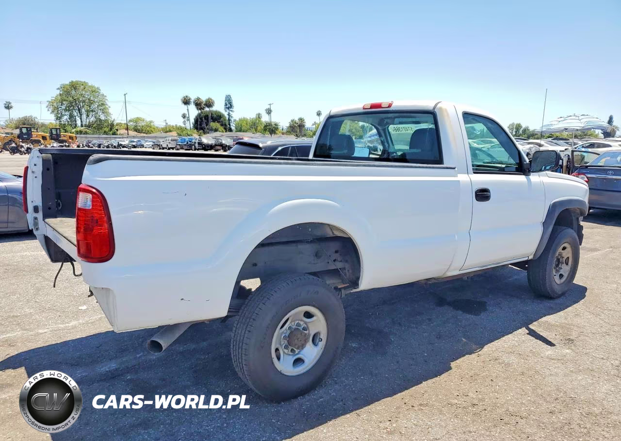 2004 Chevrolet Silverado C2500 Heavy Duty VIN:1GBHC24UX4E175162 - 3