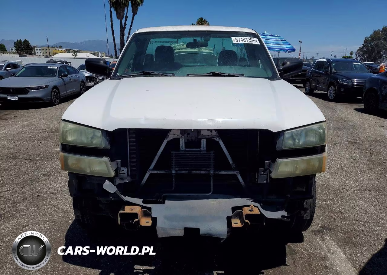 2004 Chevrolet Silverado C2500 Heavy Duty VIN:1GBHC24UX4E175162 - 5