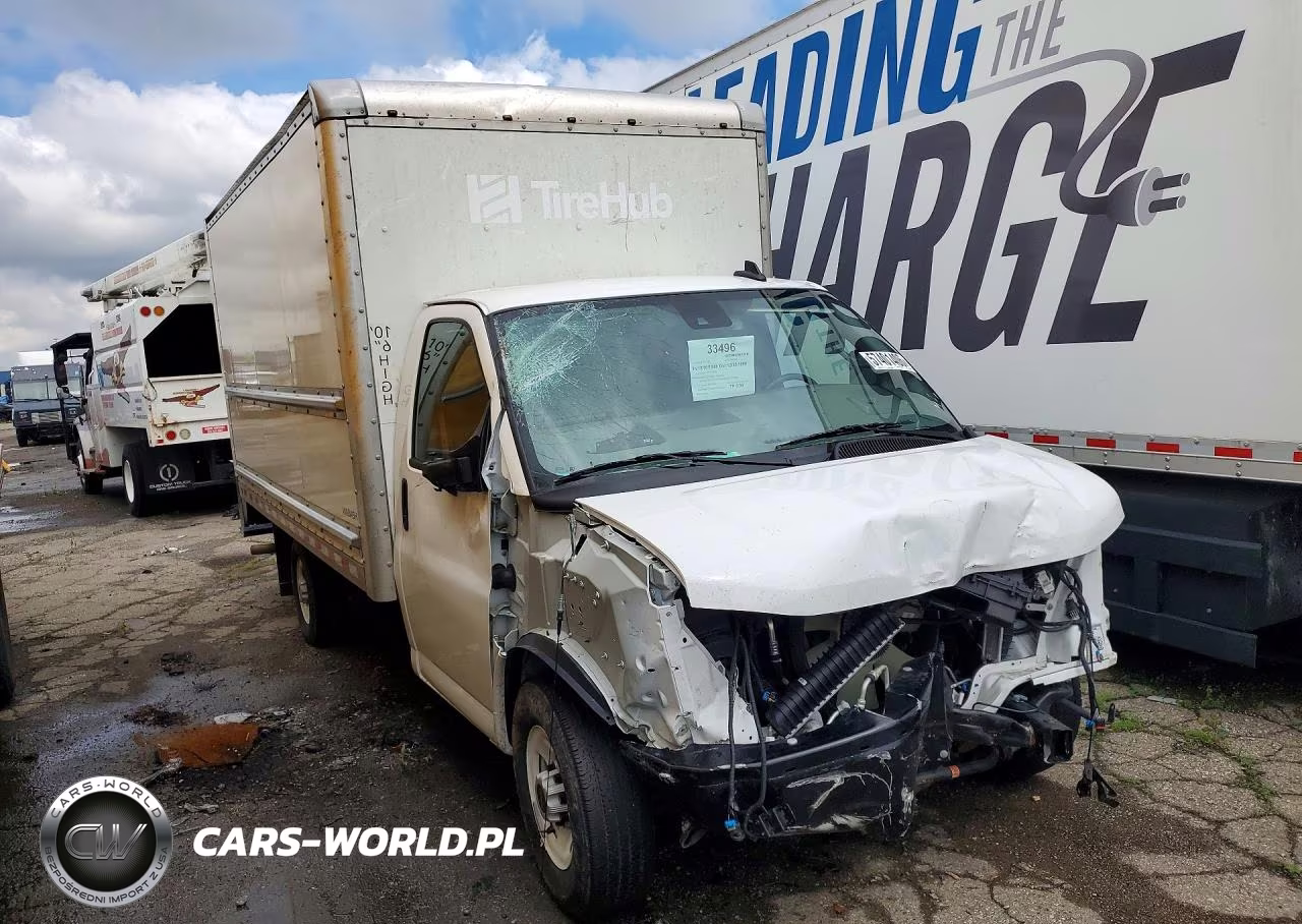 2025 GMC Savana Cut - Box Truck VIN:7GZ07SF74SN007800 - 4