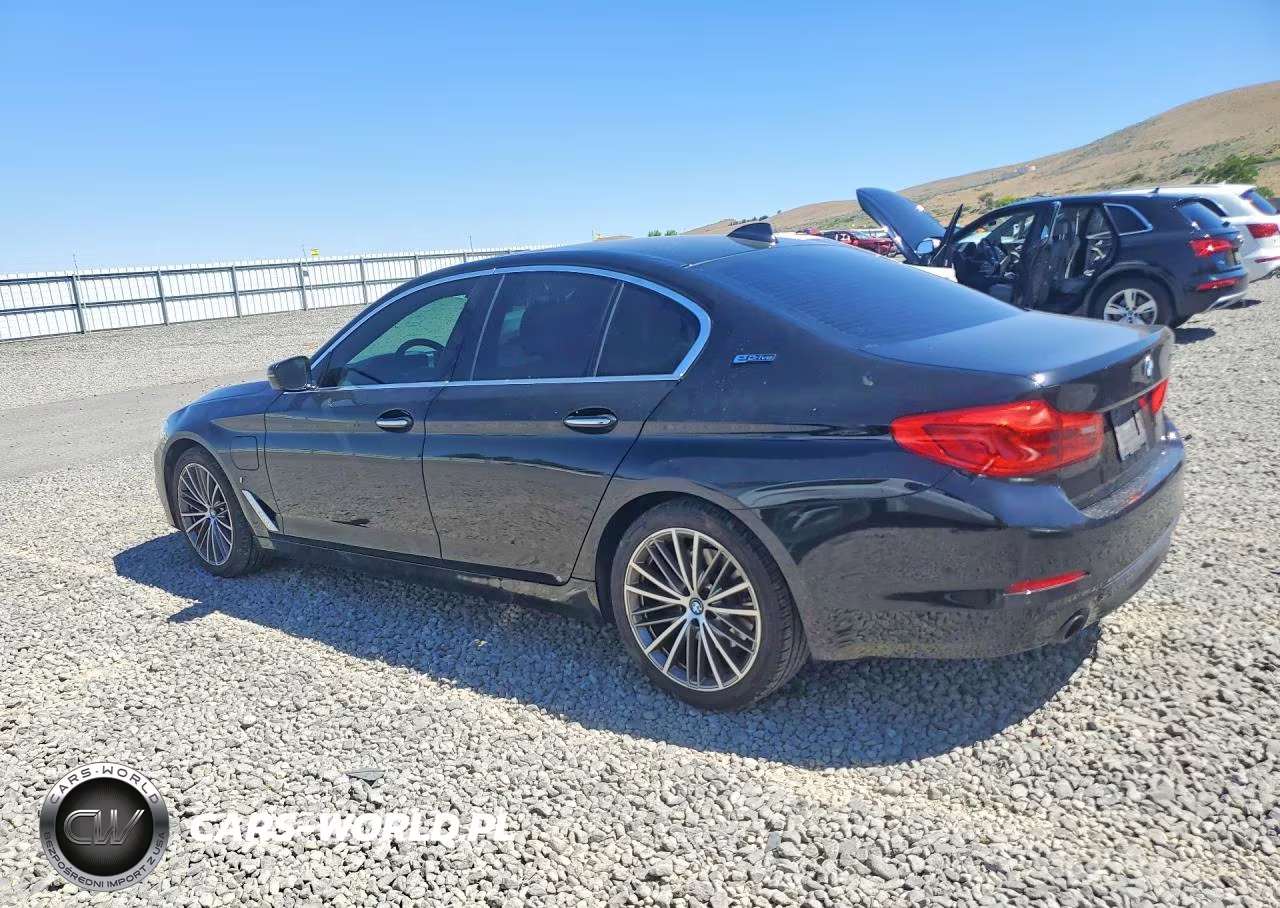 2018 BMW 530Xe VIN:WBAJB1C52JG624111 - 2