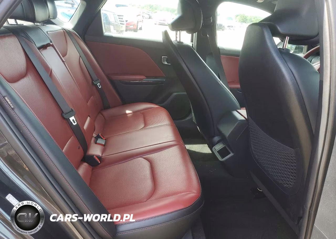2025 Kia K4 Gt Line VIN:3KPFW4DE2SE152832 - 10