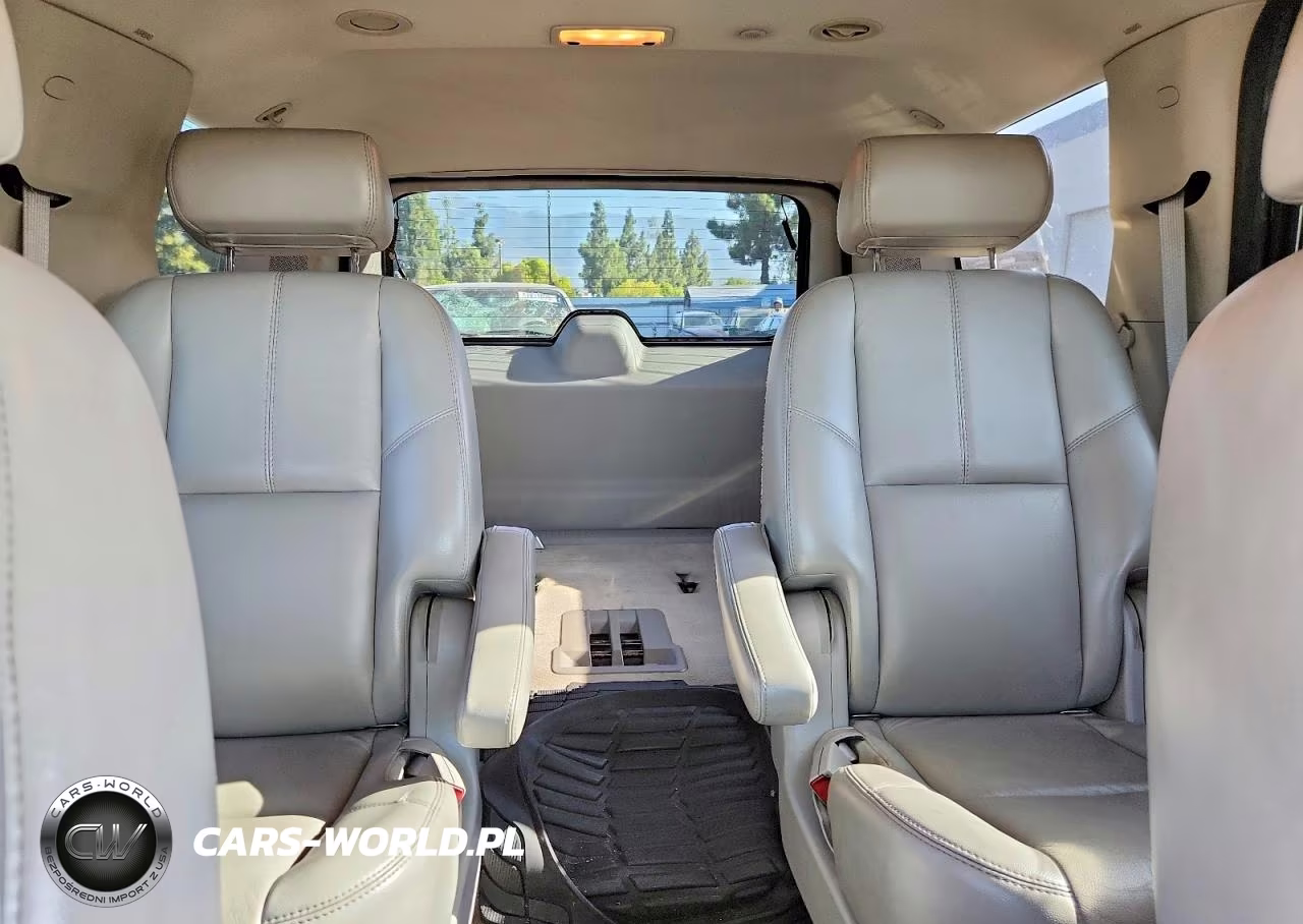 2007 GMC Yukon VIN:1GKFC13077R125882 - 10