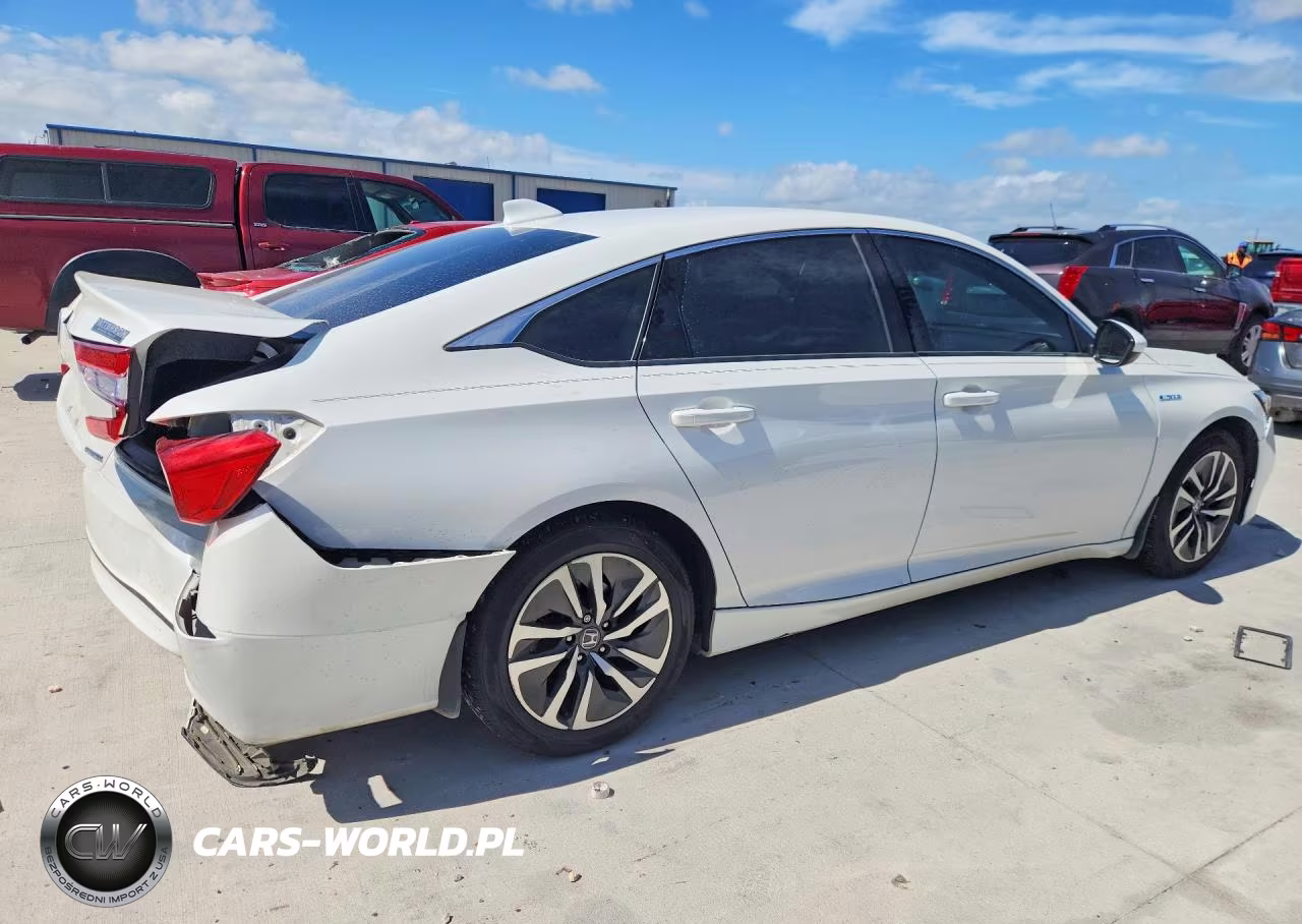 2018 Honda Accord VIN:1HGCV3F13JA000376 - 3