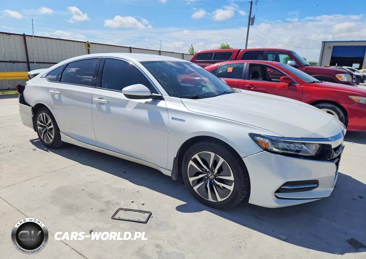 2018 Honda Accord VIN:1HGCV3F13JA000376 - 4