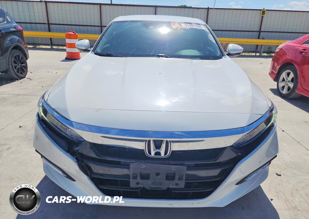 2018 Honda Accord VIN:1HGCV3F13JA000376 - 5