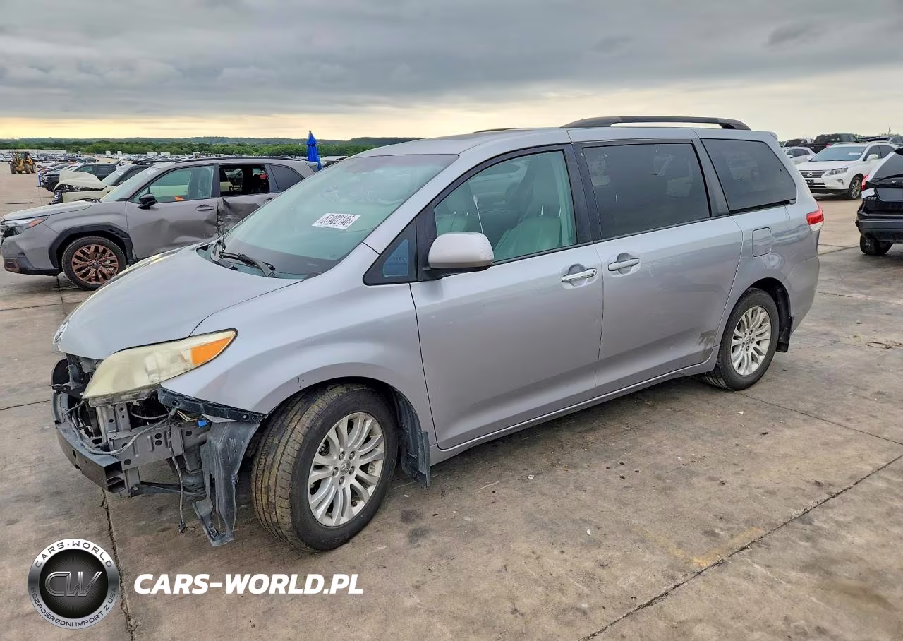 2012 Toyota Sienna